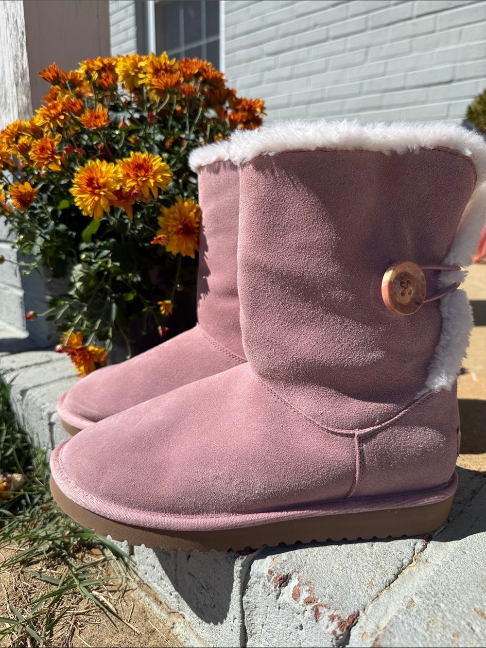 Koolaburra Pink Button-Accent Sherpa Booties